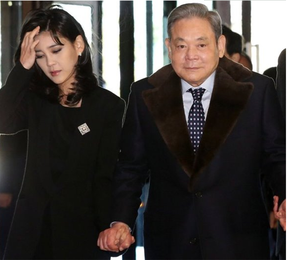 三星股价今年飙升55%：李健熙财富一年增长80亿美元