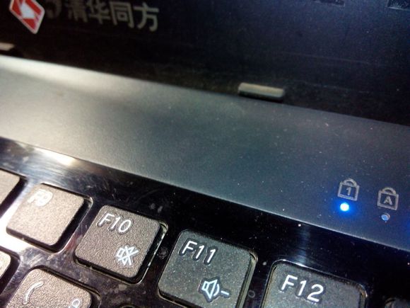 笔记本电脑充电灯亮开不了机怎么办