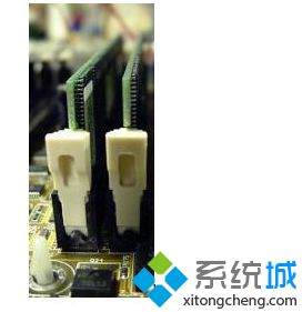 电脑开机显示器不亮(4)