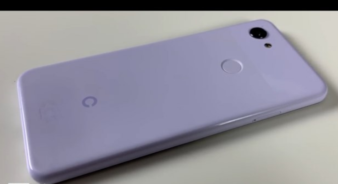 外媒曝出谷歌Pixel 3 Lite预生产版的视频：3.5mm耳机插孔和塑料机身