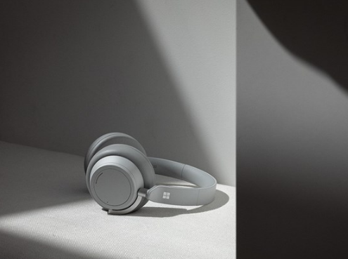 微软为Surface headphones耳机推送了首个固件更新