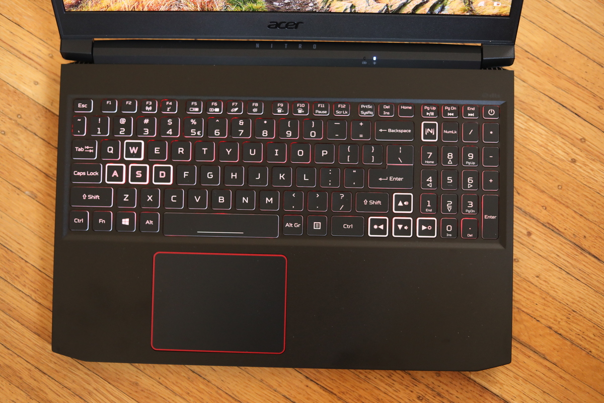 带有RTX显卡的Acer Nitro 7的动手实践(1)