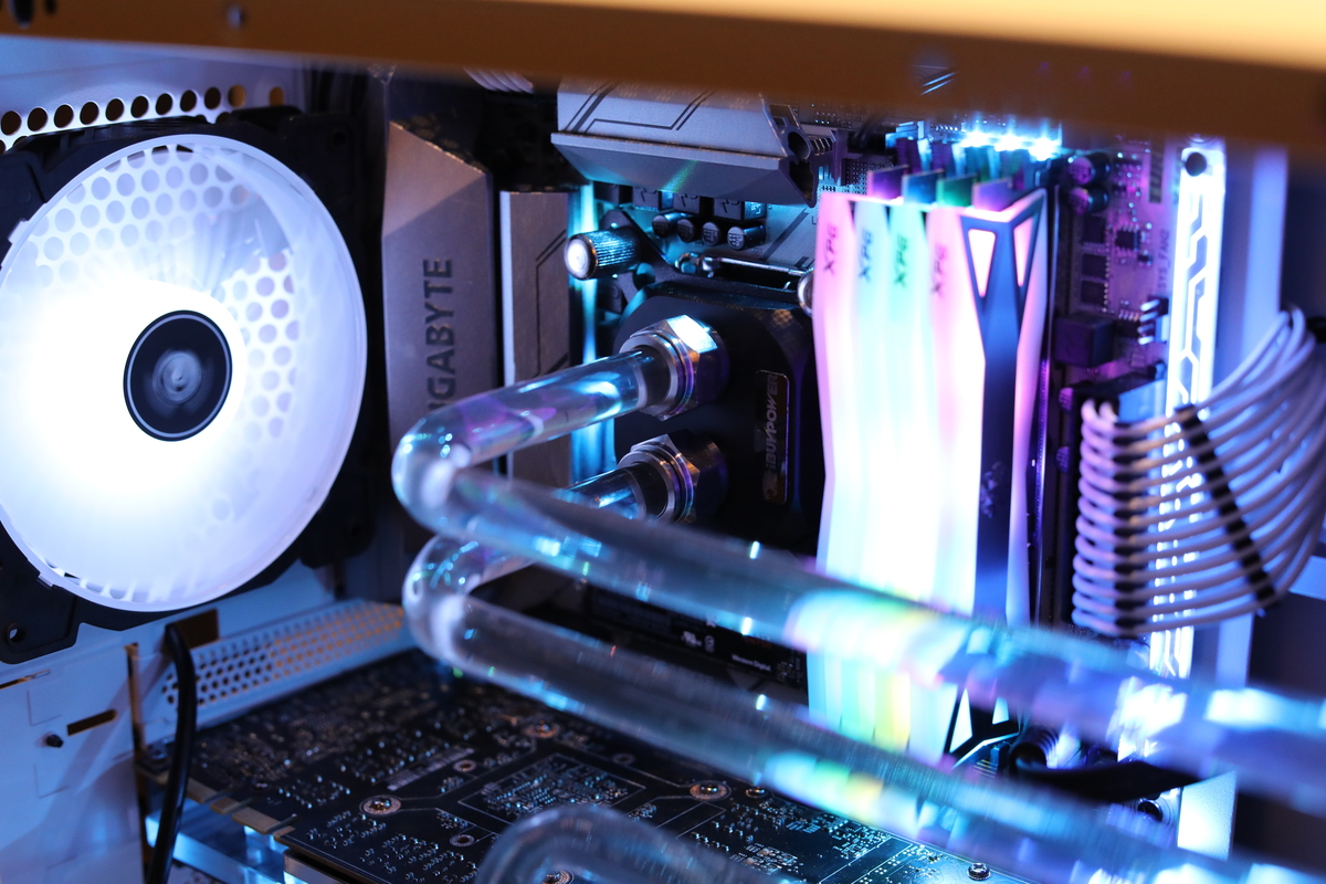 iBuypower的Project Snowblind CL可以使自定义循环冷却更轻松，更便宜(5)