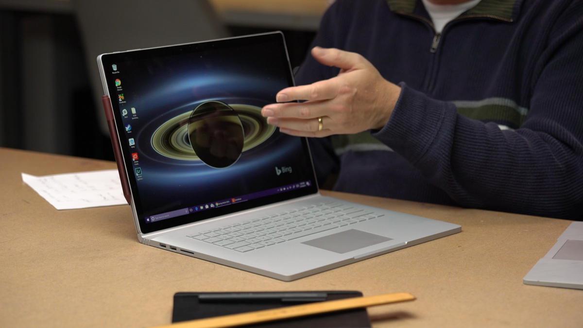 Surface Book 2固件修复了阻止Windows 10升级的Nvidia GPU错误