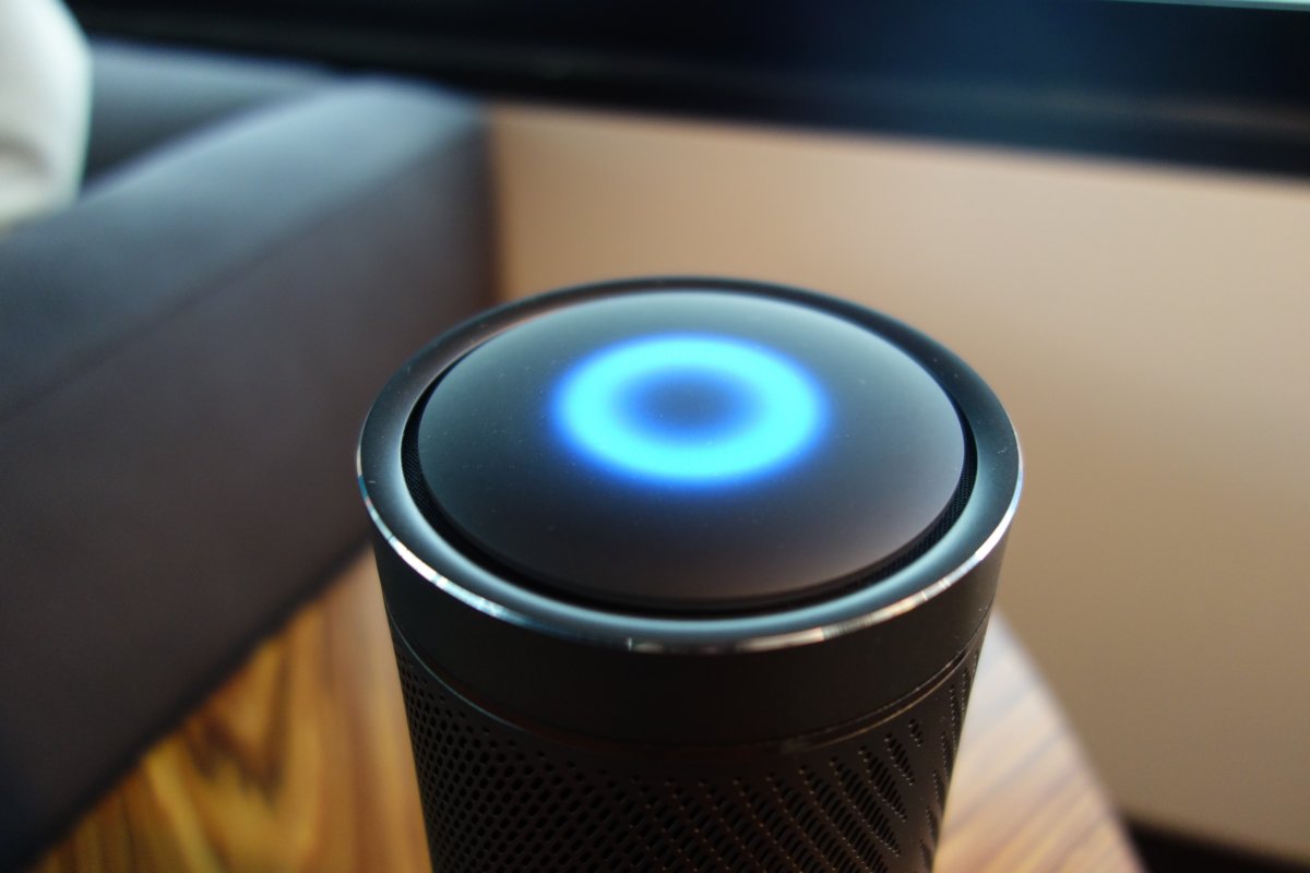微软将于2021年从Harman Kardon Invoke和Surface耳机中删除Cortana(1)