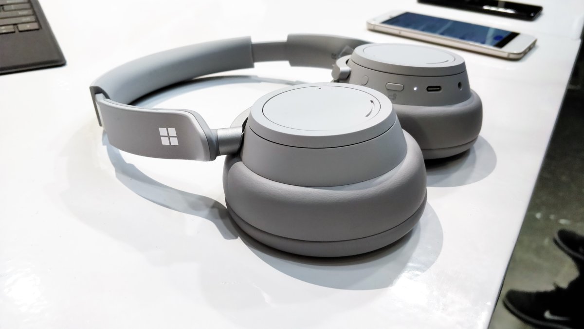 微软将于2021年从Harman Kardon Invoke和Surface耳机中删除Cortana(2)