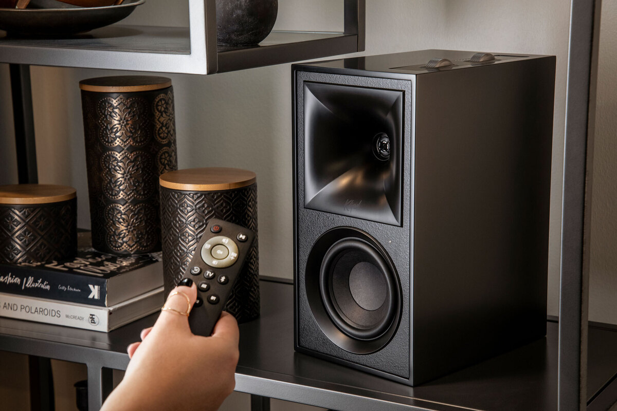 Klipsch Fives评论：这些蓝牙书架式扬声器可提供流畅，精致的声音(6)