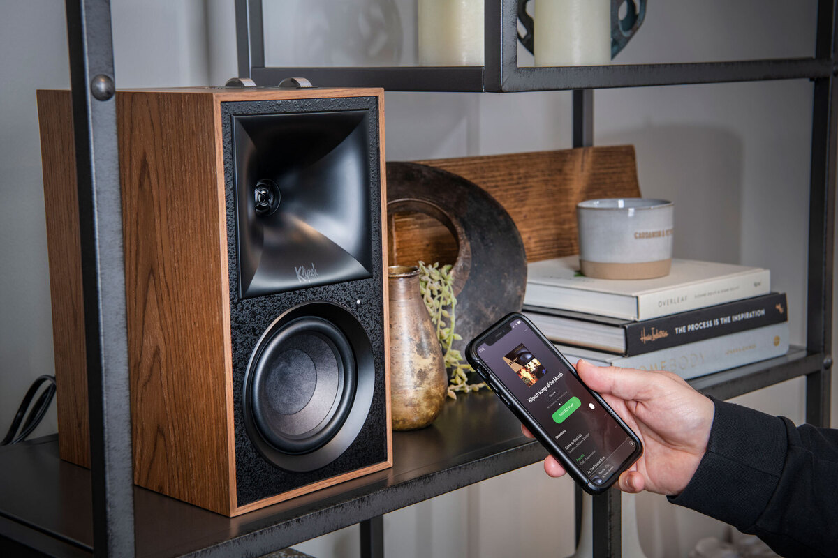 Klipsch Fives评论：这些蓝牙书架式扬声器可提供流畅，精致的声音