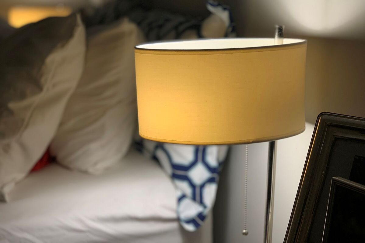 Google Assistant的“温和睡眠和唤醒”功能现在可用于所有智能灯