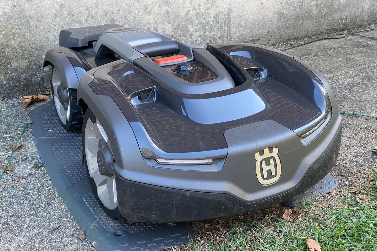 Husqvarna Automower 435X AWD评测：价格昂贵，但功能丰富(2)