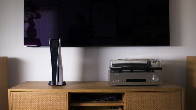 PlayStation 5首次亮相：配备索尼新游戏机的家(12)
