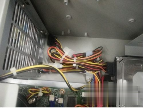 为什么显示屏不亮 主机亮了显示器无信号如何修复(5)