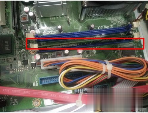 为什么显示屏不亮 主机亮了显示器无信号如何修复(3)