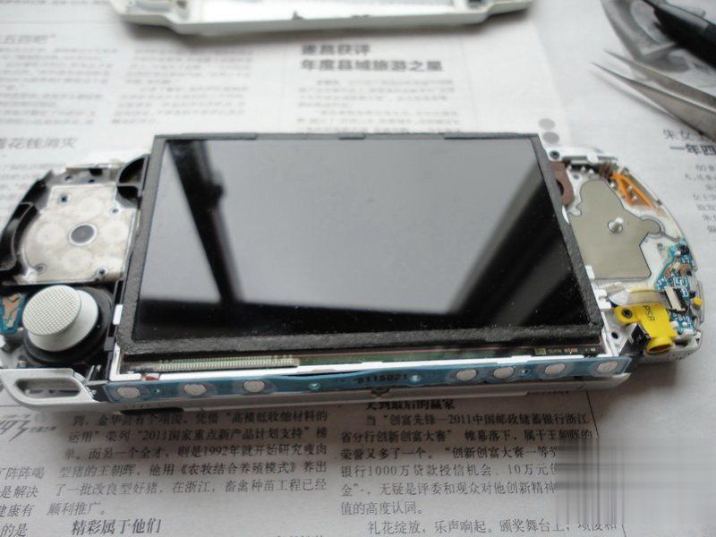 PSP2000拆机详细图文教程(6)