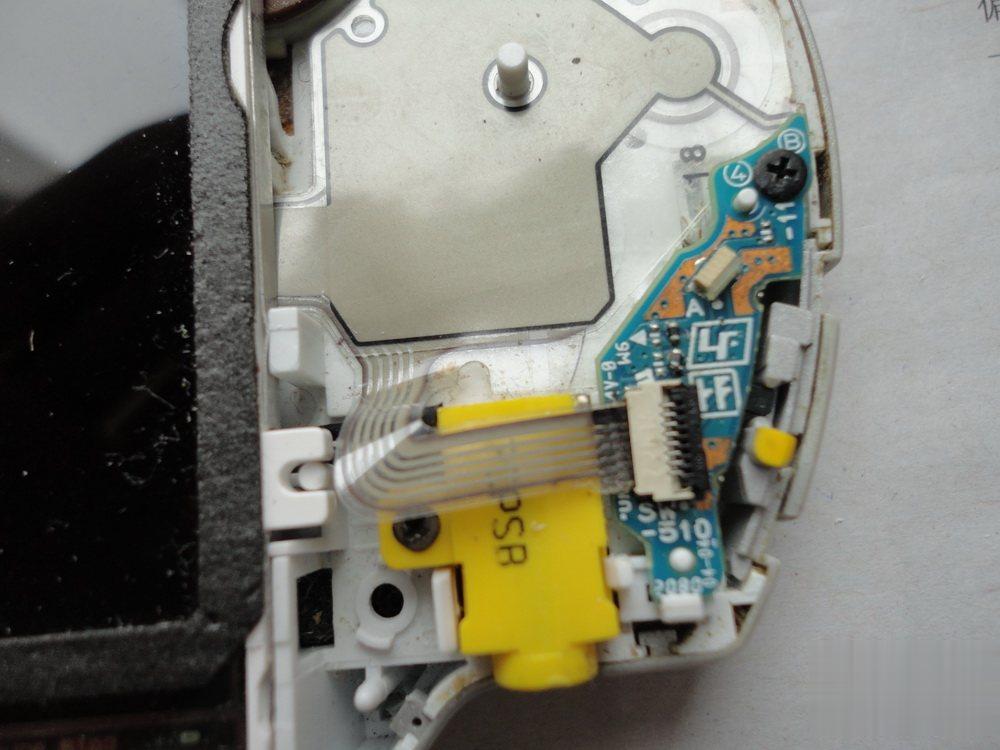 PSP2000拆机详细图文教程(7)