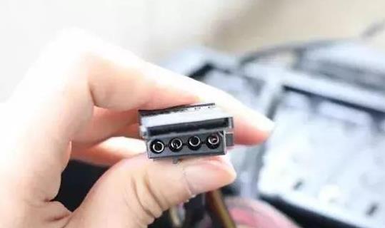 电脑主机电源线怎么接(3)