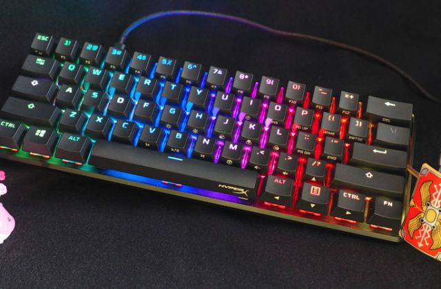 HyperX Alloy Origins 60是一款小巧但功能强大的游戏键盘