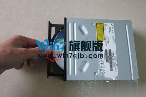 电脑光驱弹不出来的解决方法